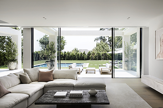 Interior photograph of Toorak Garden Residence by Sharyn Cairns