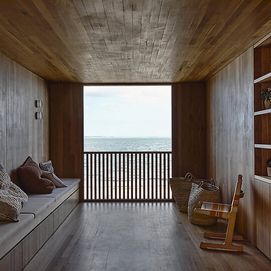Interior photograph of Somers Beach House by Derek Swalwell