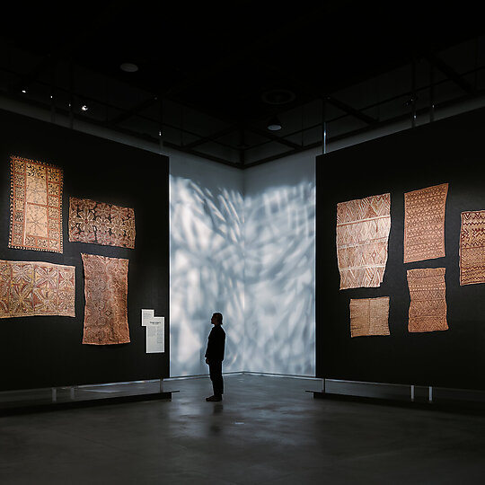 Interior photograph of Ömie barkcloth: Pathways of nioge by Hamish McIntosh