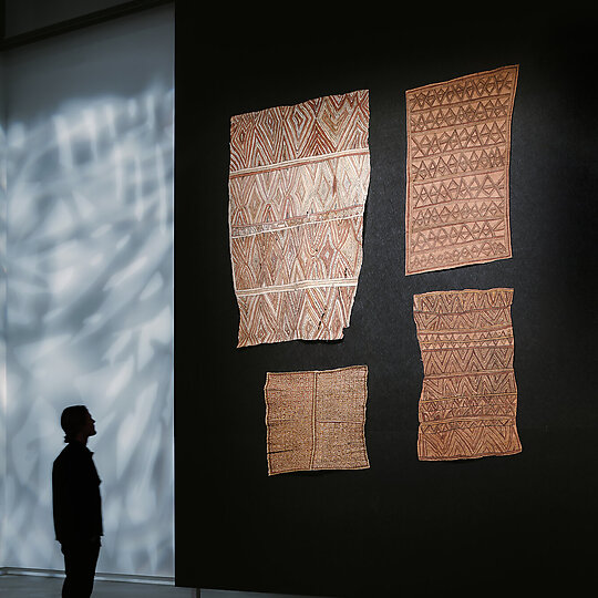 Interior photograph of Ömie barkcloth: Pathways of nioge by Hamish McIntosh