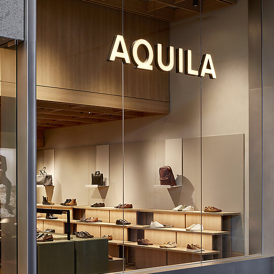 Interior photograph of Aquila, Highpoint by Tatjana Plitt