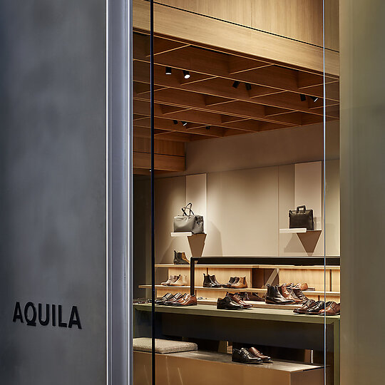 Interior photograph of Aquila, Highpoint by Tatjana Plitt