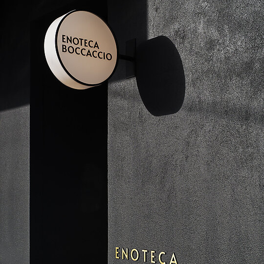 Interior photograph of Enoteca Boccaccio by Peter Clarke