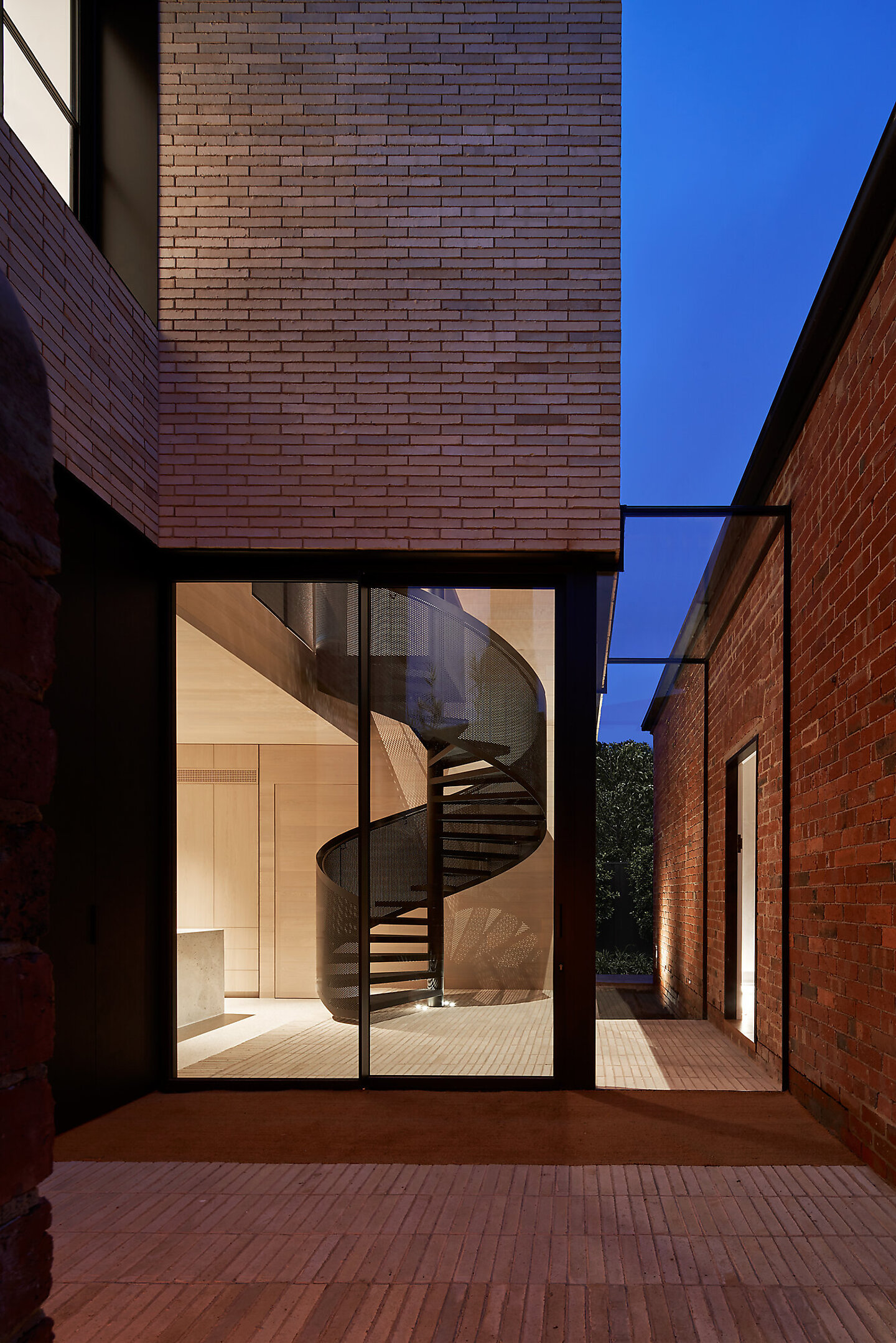 Clarendon Street House by Architecture Caisson in association with ...