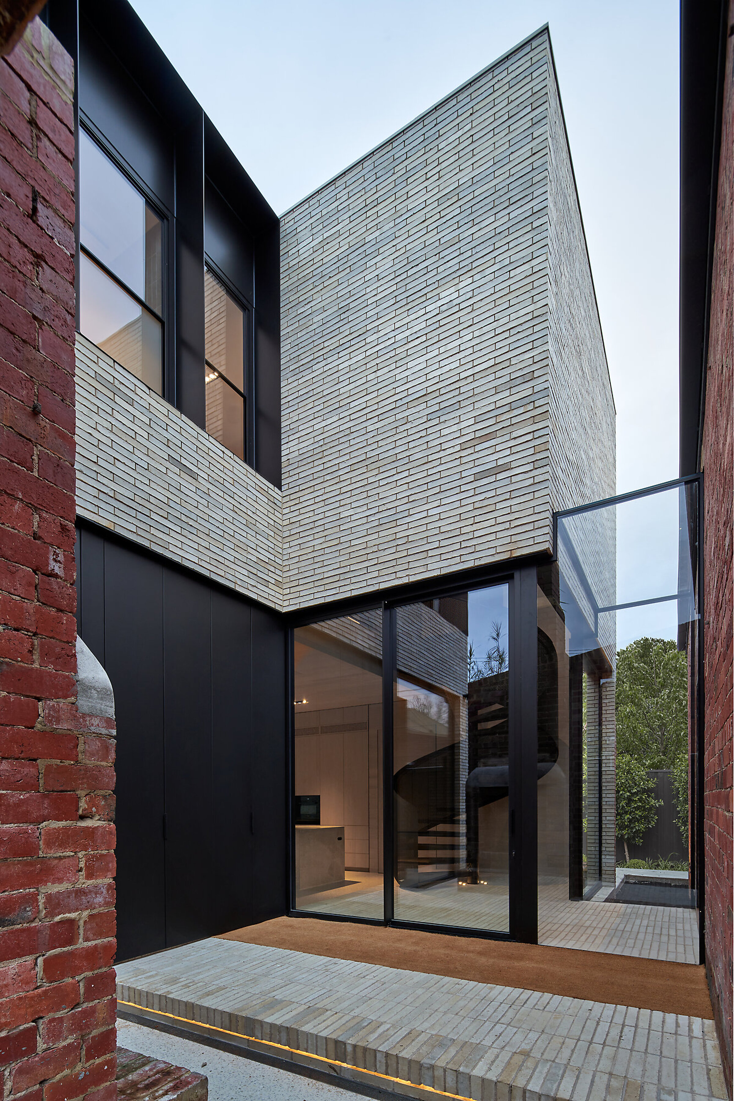 Clarendon Street House by Architecture Caisson in association with ...