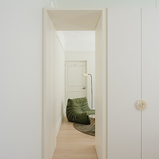 Interior photograph of Kirribilli downsize apartment by Clinton Weaver