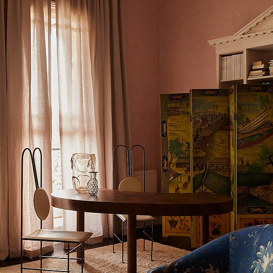 Interior photograph of Victoria Home by Photographer: Lillie Thompson, Photo Styling: Marsha Golemac